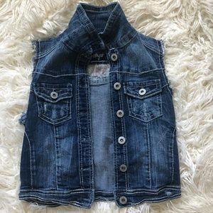 Distressed Plain Sleeveless Jean Jacket